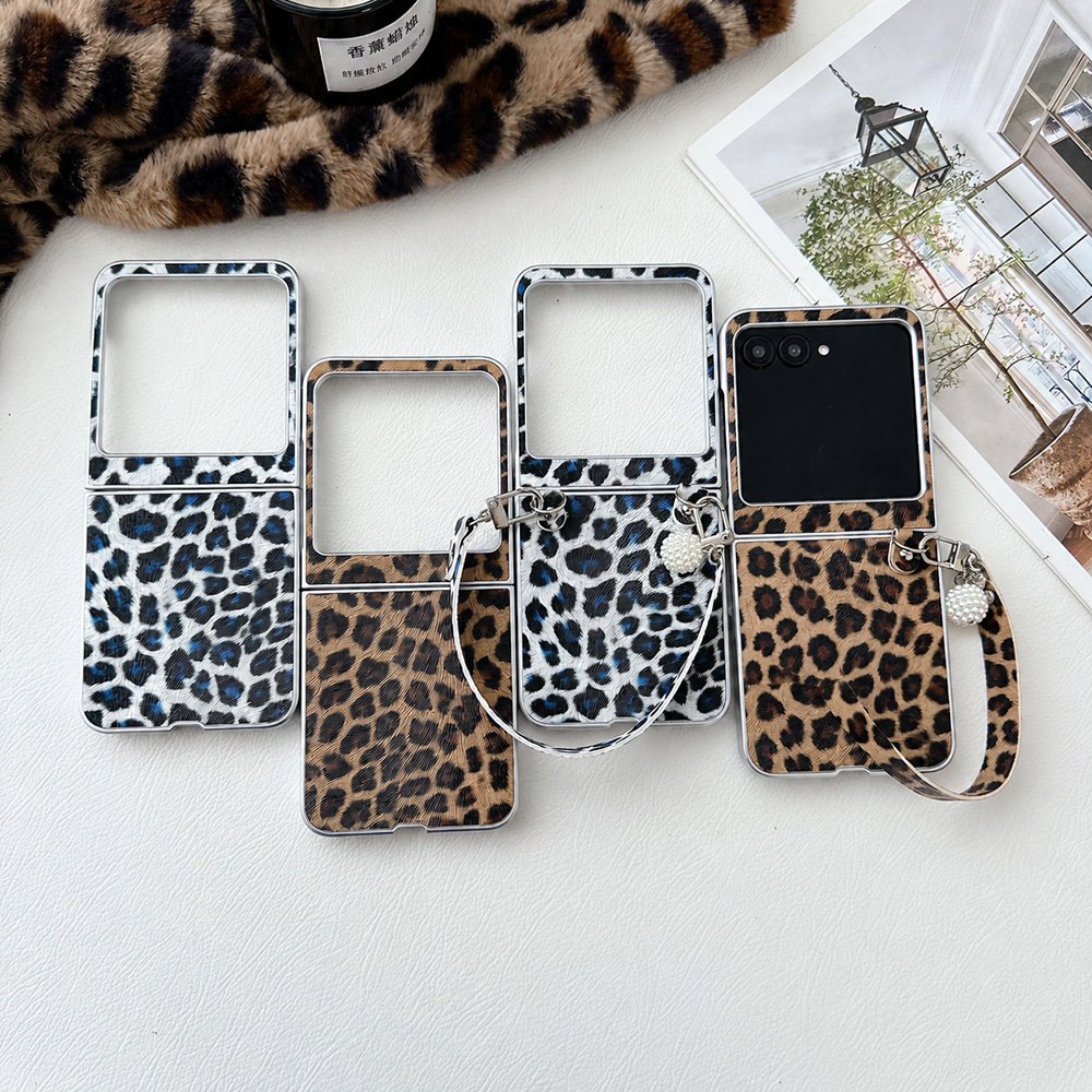 Photography Lighting Devices - Leopard Print Folding Flip Phone Case